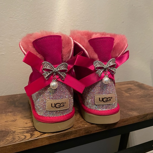 Customized Womens Uggs size 10 - Picture 1 of 6